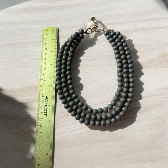 Elegant Vintage Wooden Gray 3 Strand Beaded Necklace - Picture 6 of 7